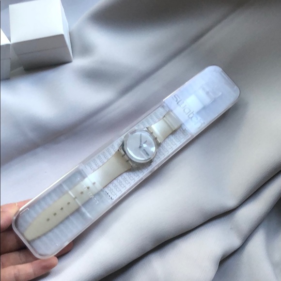 White Swatch - Picture 2 of 4